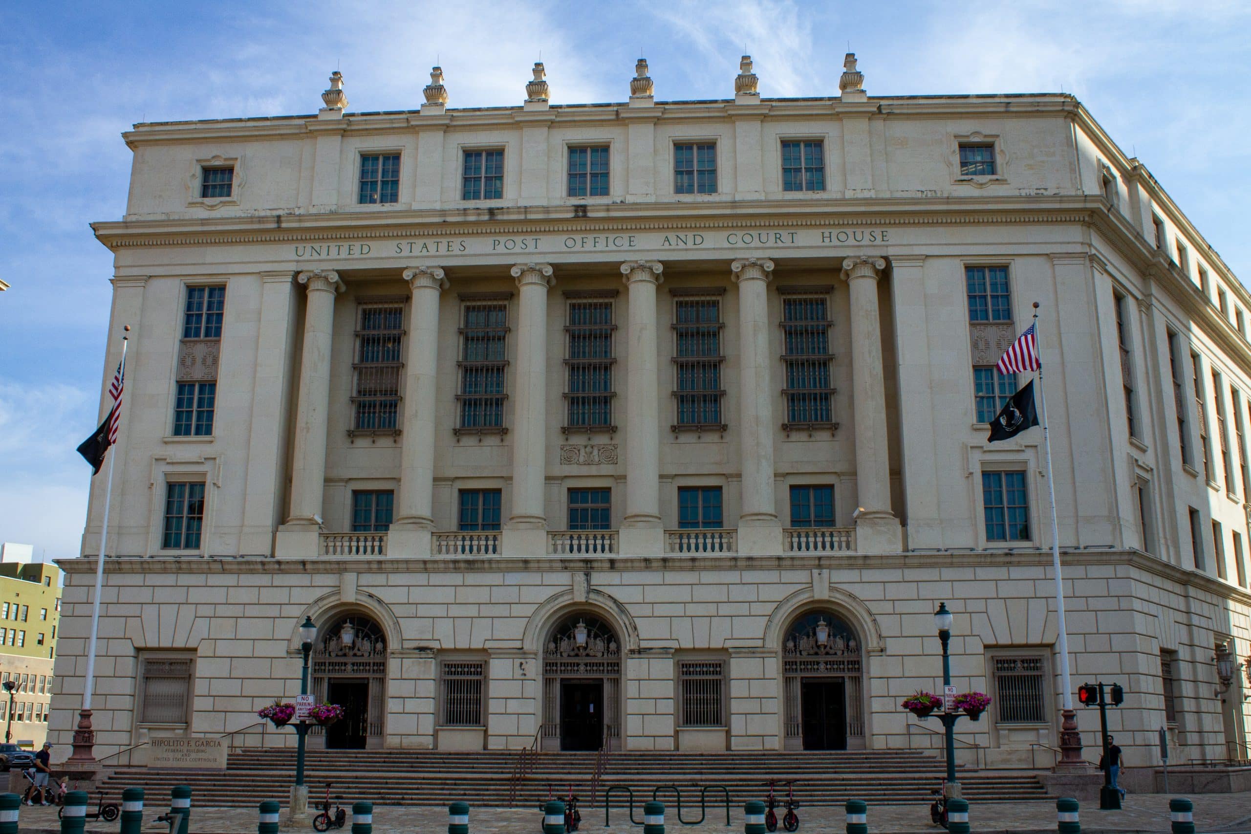 Texas court house to file divorce papers
