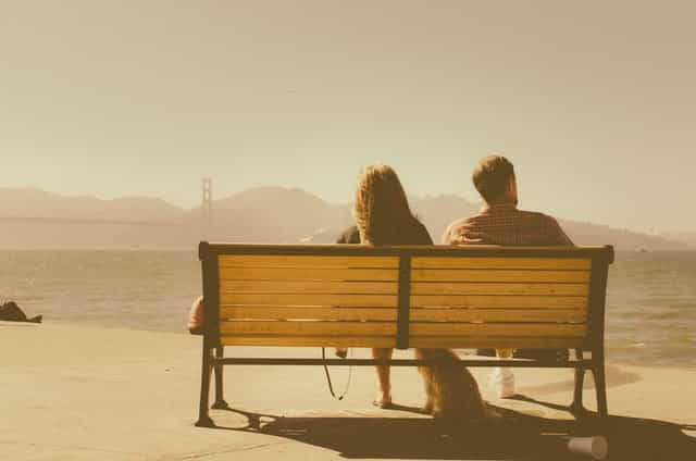 couple on the ocean 